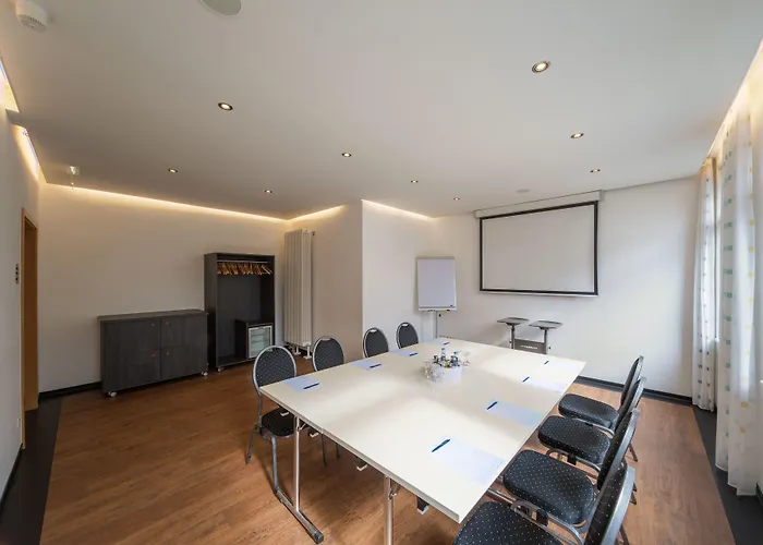 Bed'nbudget Expo-hostel Хостел