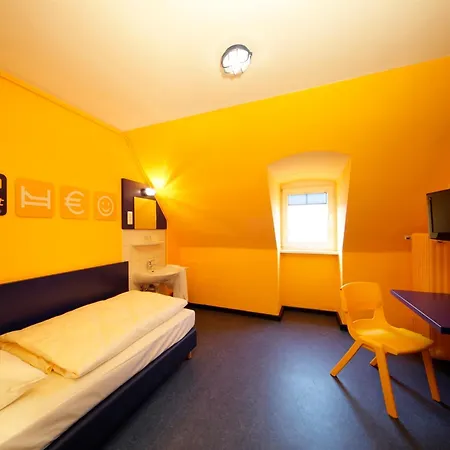 Albergue Bed'nbudget Expo-hostel *