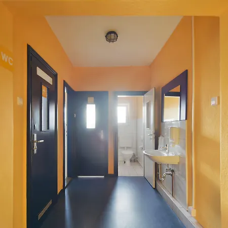 Bed'nbudget Expo-hostel Vandrarhem *