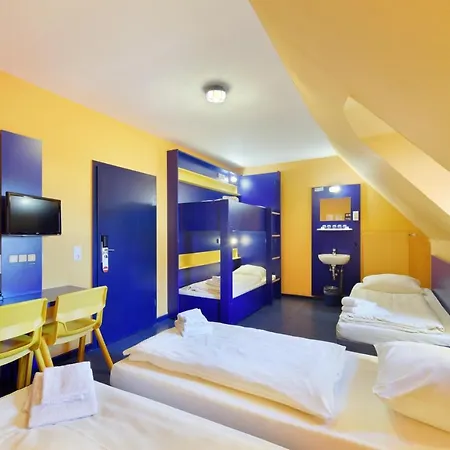Albergue Bed'nbudget Expo-hostel *