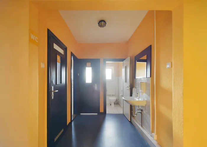 廉价世博青旅 旅馆 *